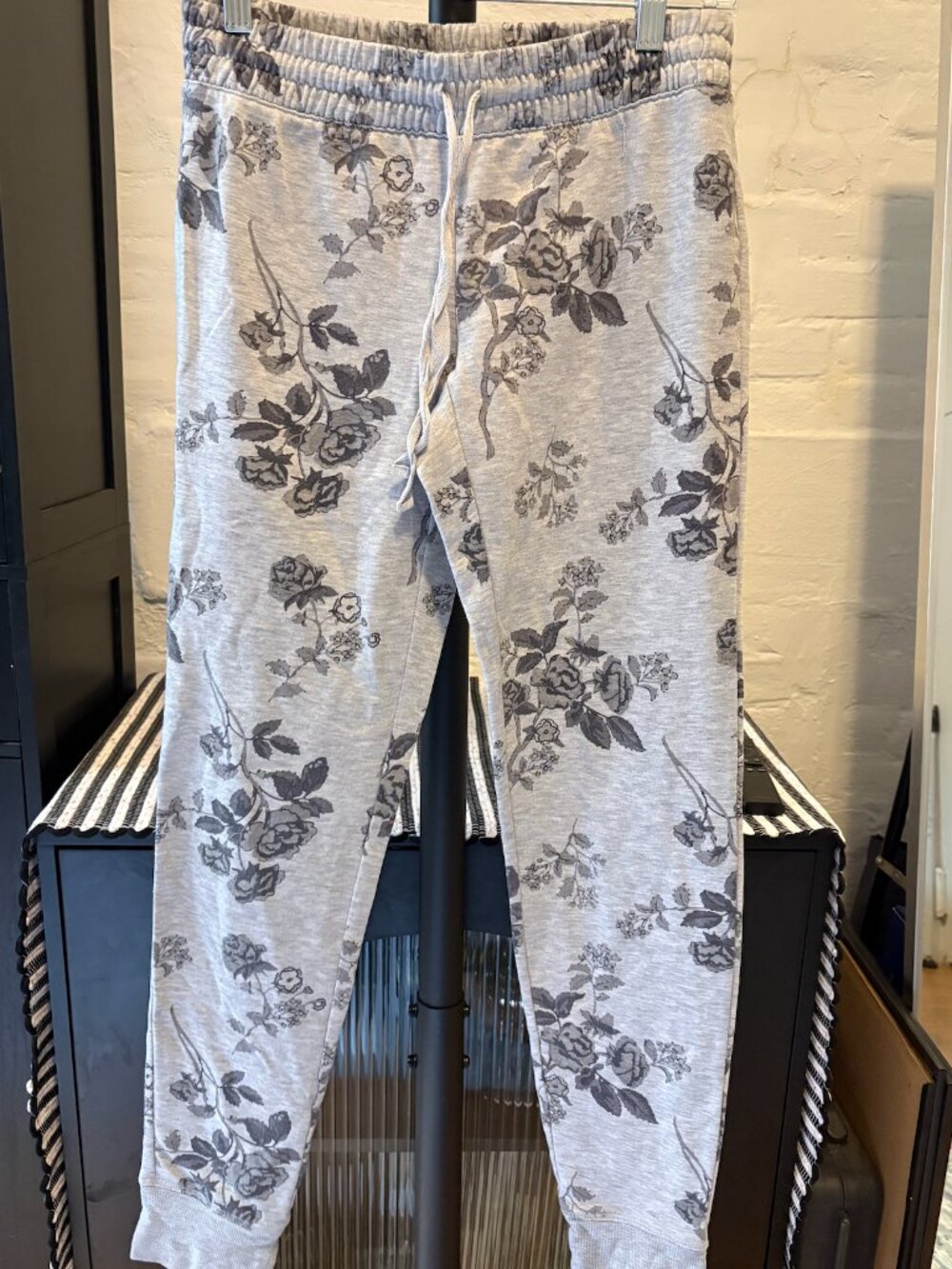 Cynthia Rowley Grey Floral Sweatpants, Size Small